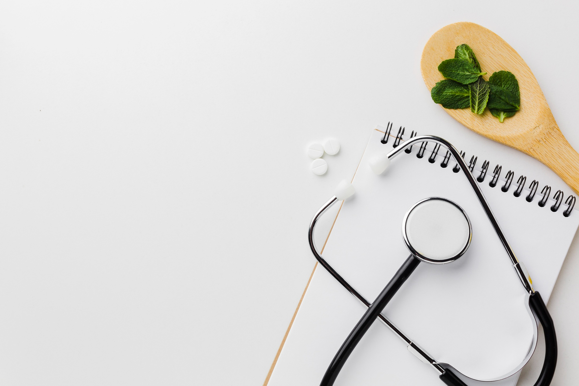 stethoscope-wooden-spoon-with-herbs stethoscope-wooden-spoon-with-herbs